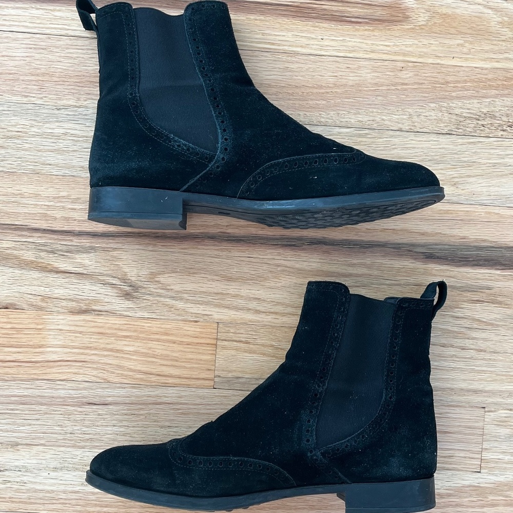 Pretty Ballerinas suede ankle boots size 9